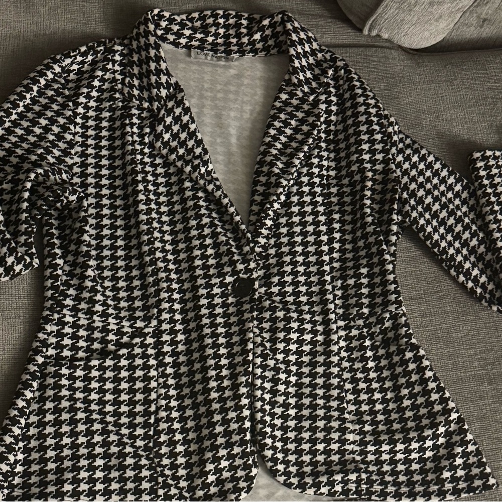 Stylish Black and White Houndstooth Women's Pantsuit - Picture 2 of 3